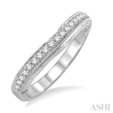 1/4 Ctw Diamond Wedding Band in 14K White Gold