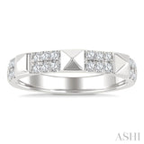 1/4 Ctw Pyramid Accent Round Cut Diamond Fashion Ring in 10K White Gold