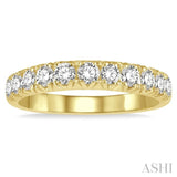 3/4 Ctw 11 Stone Round Cut Diamond Wedding Band in 14K Yellow Gold