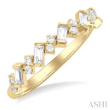 1/3 Ctw Zigzag Scatter Baguette and Round Cut Diamond Fashion Band in 14K Yellow Gold