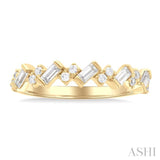 1/3 Ctw Zigzag Scatter Baguette and Round Cut Diamond Fashion Band in 14K Yellow Gold